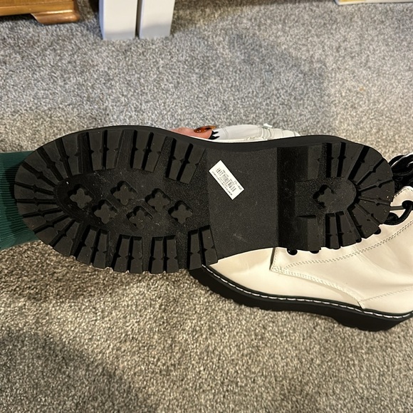 Chunky lace up white platform boots with zipper - Picture 6 of 8